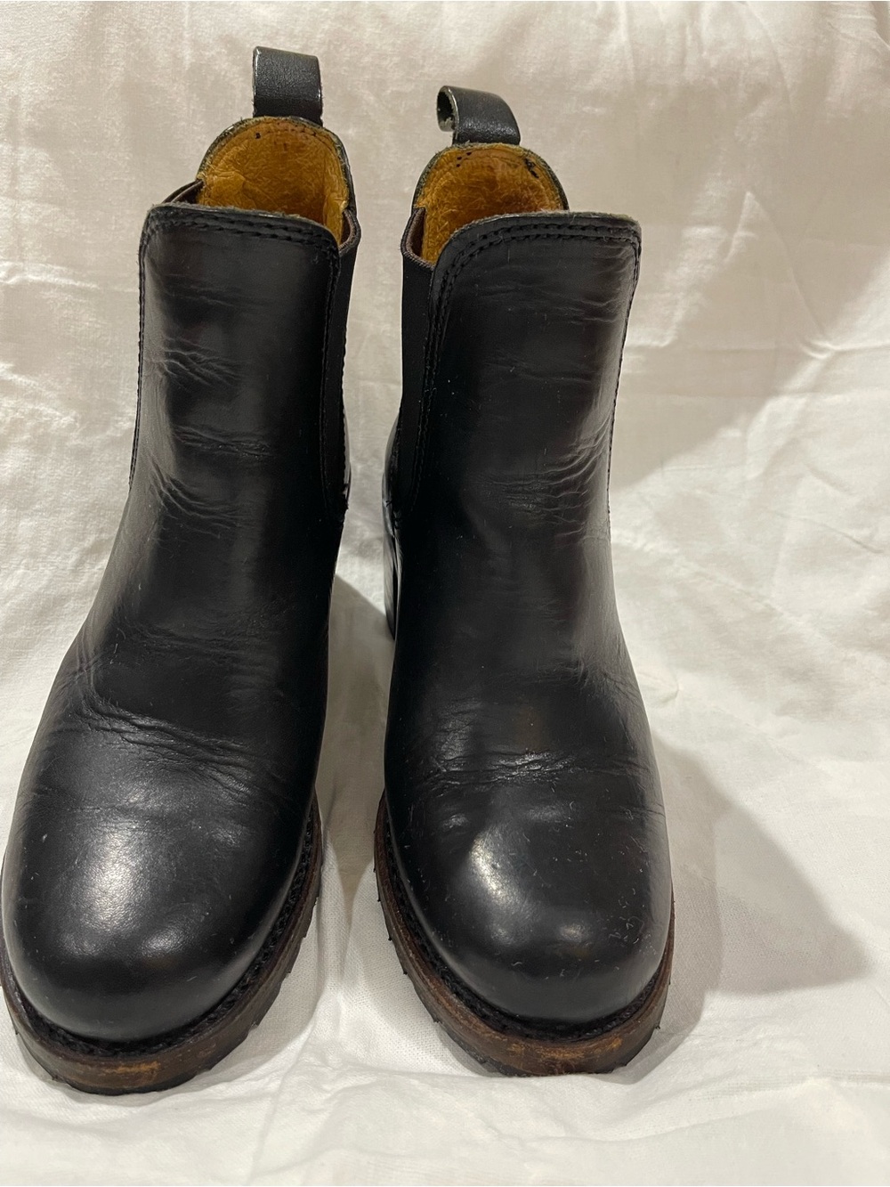 FRYE SABRINA CHELSEA BOOTS Women’s Size 8